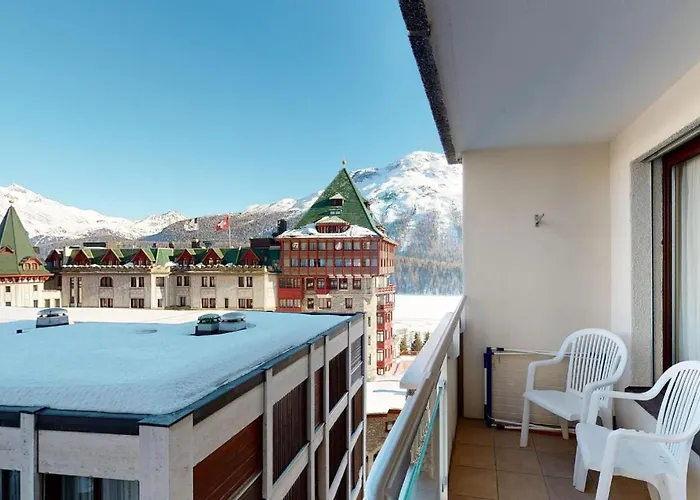 Au Reduit 403 アパート